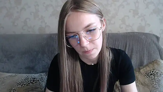 HitGyrl 现场XXX聊天