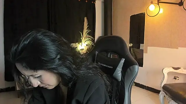 Vicky_Angeel Adlı Modelin Canlı XXX Sohbeti