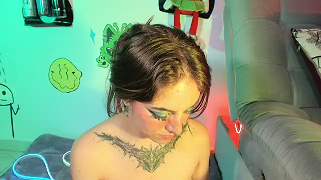 Aciid_lover Adlı Modelin Canlı XXX Sohbeti