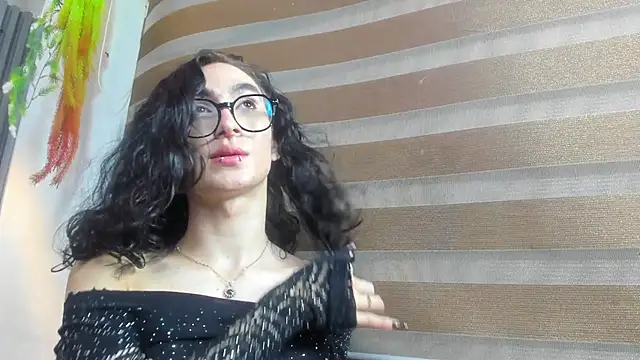 Shammy_rosse live XXX chat