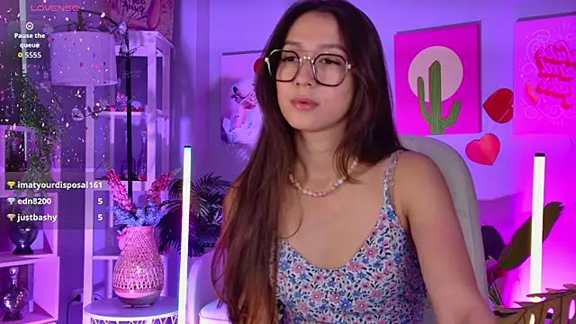 LanaBaker Chat XXX in diretta