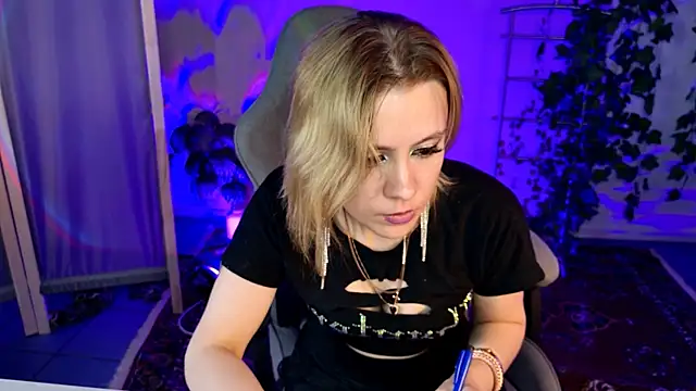 Kumiho_7777's Live XXX Chat