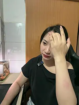QuynhAnh99's Live XXX Chat