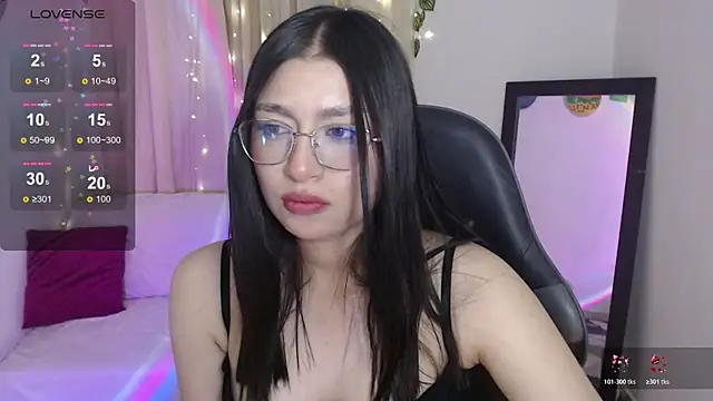 mily_thomson_b_'s Live XXX Chat