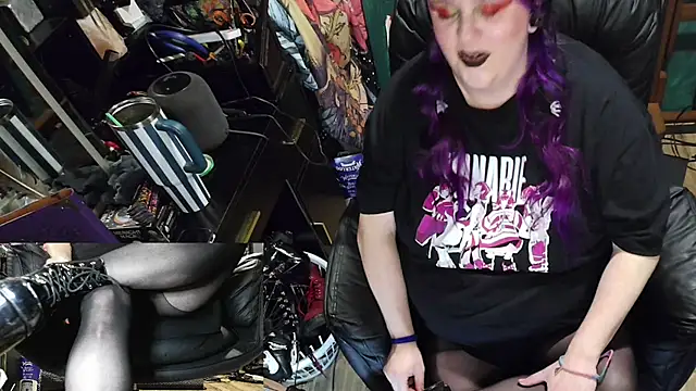 Sinstresshemlock's Live XXX Chat