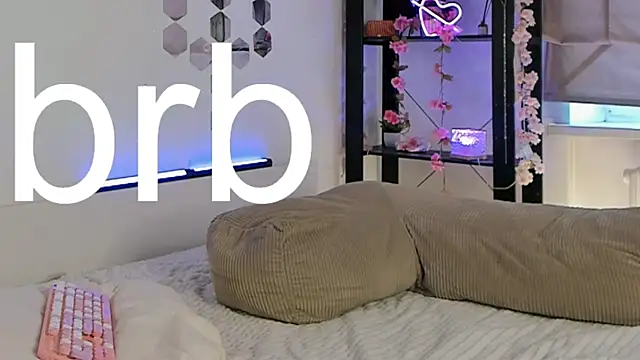 BlytheCinder Adlı Modelin Canlı XXX Sohbeti
