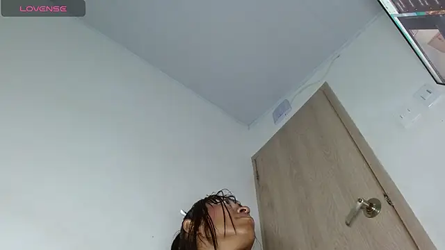 avaleri_cherry live XXX chat