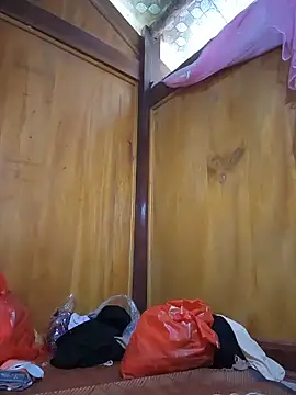 Reeoo-93 Adlı Modelin Canlı XXX Sohbeti