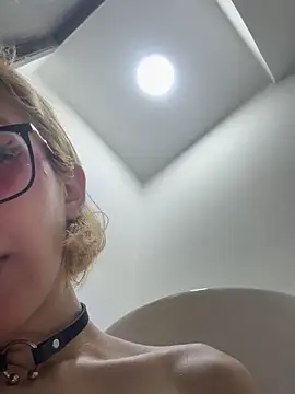 SweetBunnyGF Chat XXX in diretta
