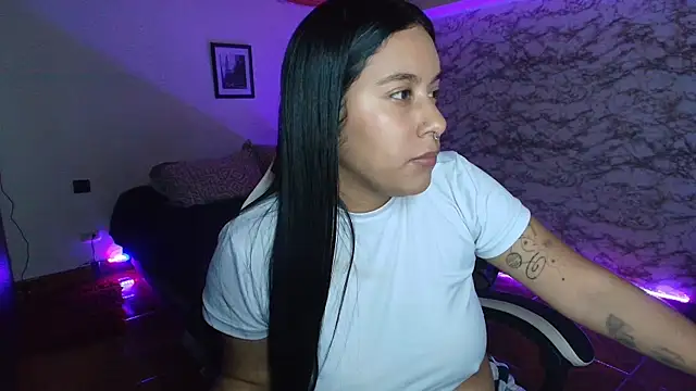Camila_IRoose's Live XXX Chat