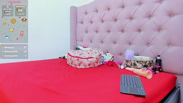 KimberlyBoonee's Live XXX Chat
