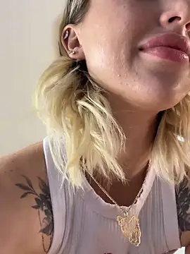 TeaseBabeXXX Chat XXX in diretta
