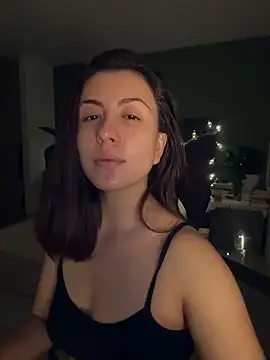 EmaSaenz's Live XXX Chat