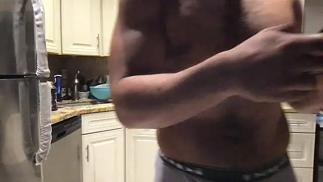 Czat XXX na żywo – BigGuyMuscle