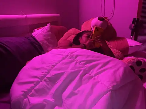 odbodu élő XXX-chatje