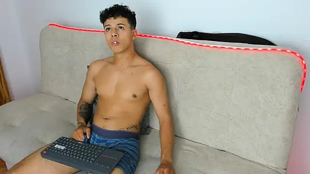 _Alex_ColtonのライブXXXチャット