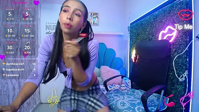 Chatroom XXX en direct de sandra_petite19