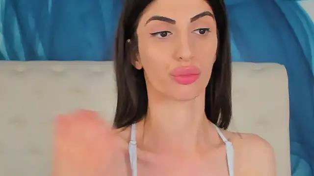 SkinnyDolly Adlı Modelin Canlı XXX Sohbeti