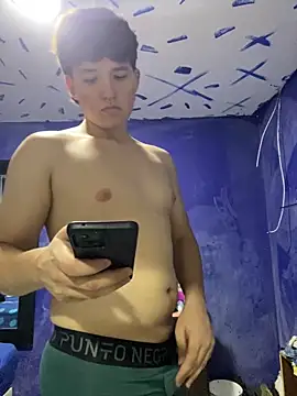 BigLatinGuy Chat XXX live