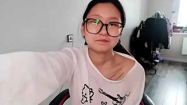 XXX chat uživo modela AdelineCanup
