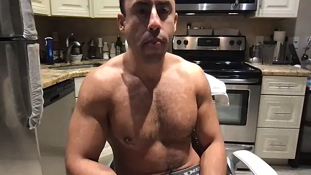 Онлайн чат XXX BigGuyMuscle