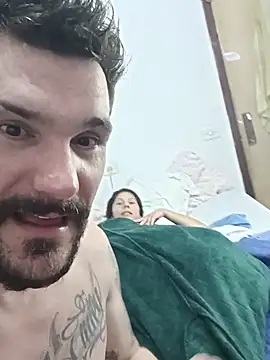 Kavalao12 Adlı Modelin Canlı XXX Sohbeti