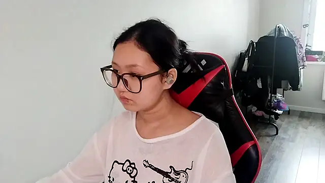 Živý XXX chat AdelineCanup