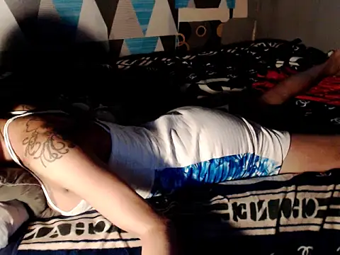 Онлайн чат XXX Trish_CurveCock