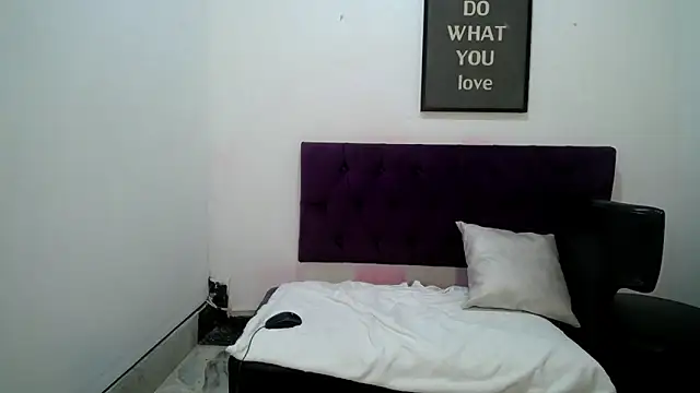 Little18Doll Live XXX-Chat