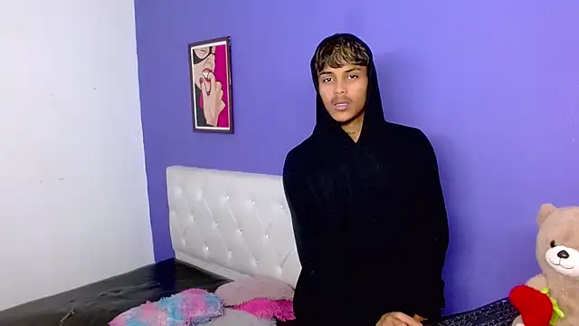 XXX chat uživo modela Angel_foxc13