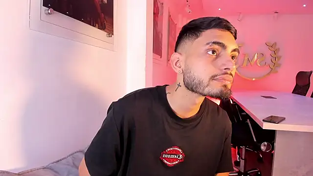 SebasCorrales Live XXX-chat
