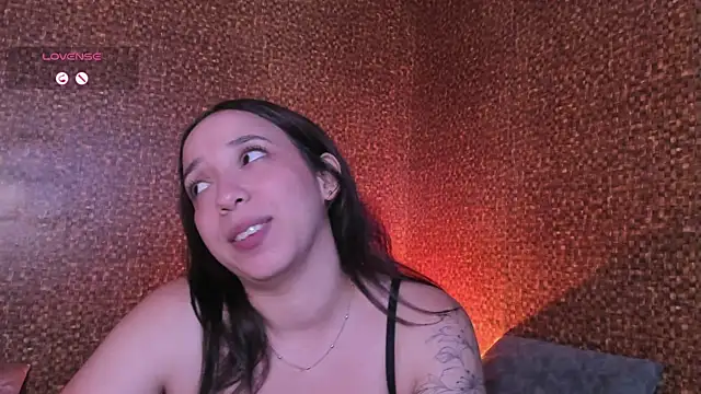 Apartment28's Live XXX Chat