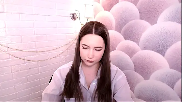 Layritta Adlı Modelin Canlı XXX Sohbeti