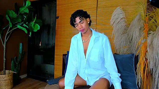 دردشة AlanCutee الجنسية المباشرة