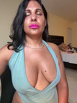 Latina-miss' Live XXX Chat