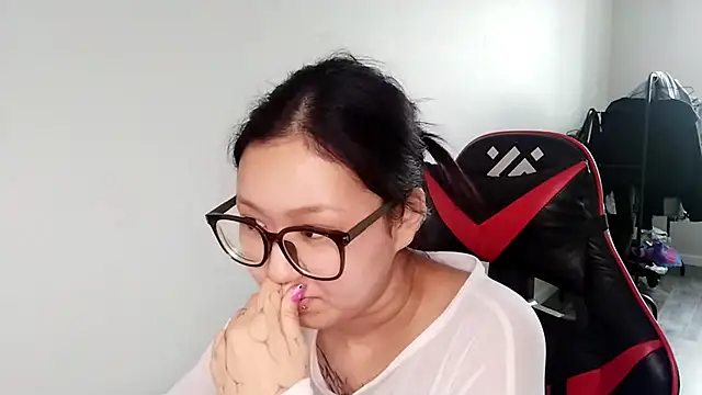 AdelineCanup – Naživo XXX chat