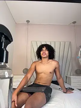 Chatroom XXX en direct de Taylor_gray7
