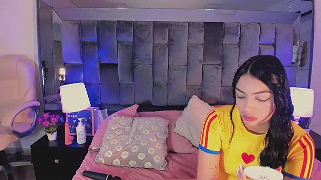 Ashly_bloom_ live XXX chat
