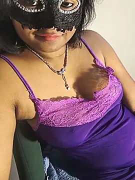 DIRTYSECRET_QUEEN_07 Adlı Modelin Canlı XXX Sohbeti