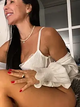 Chat +18 de caritoo21 ao vivo
