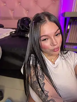 Chat +18 de Megaan__More ao vivo