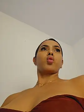 Victoria_Evanss Adlı Modelin Canlı XXX Sohbeti