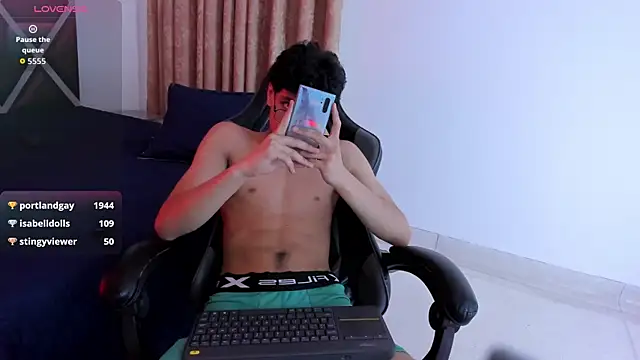 Ithan_Hott live XXX chat
