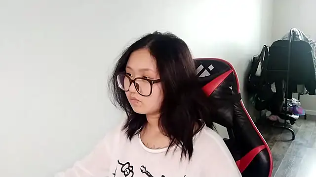 AdelineCanup's Live XXX Chat