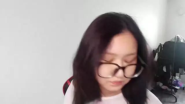 AdelineCanup's Live XXX Chat
