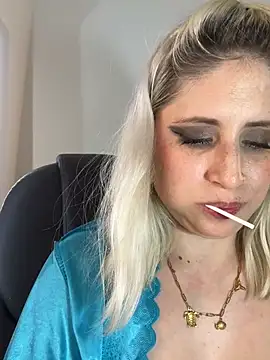 Adeline_1's Live XXX Chat
