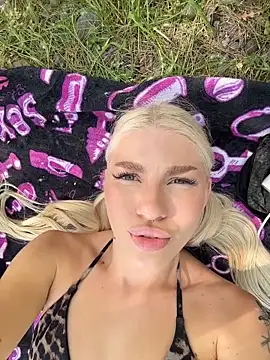 NewLaleのライブXXXチャット