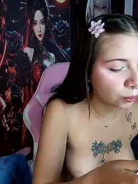 Chatroom XXX en direct de CharlotteSex_