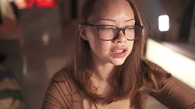 VixenMiaのライブXXXチャット