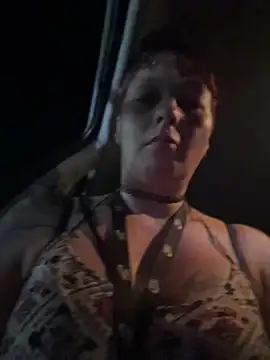 XXX chat uživo modela RebelReign
